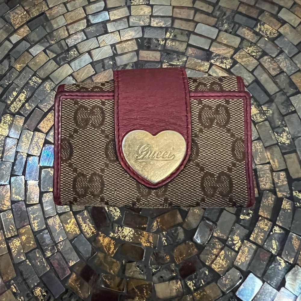 GUCCI Heart Logo Key Case